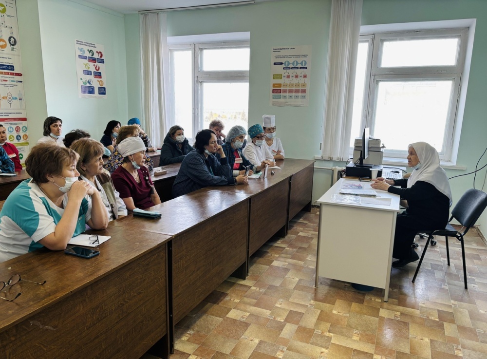 Сегодня в поликлинике прошло занятие "Школа здоровья "Помоги продлить себе жизнь сам"" на темы