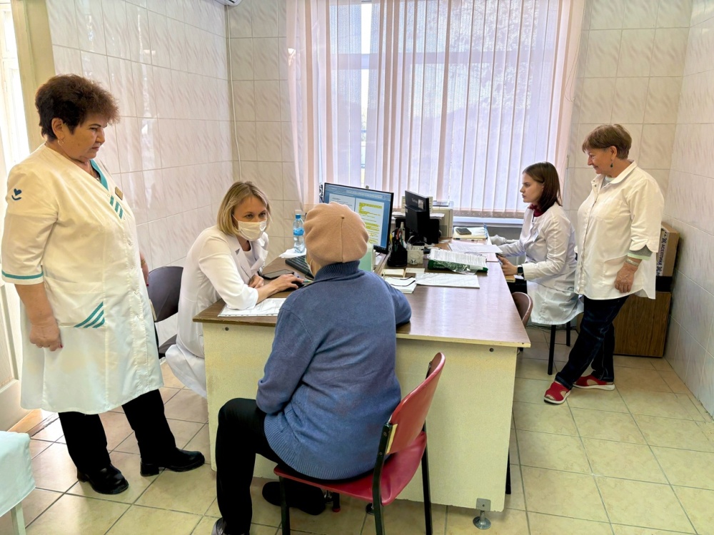 Больницу с рабочим визитом посетили коллеги из Республиканской клинической инфекционной больницы